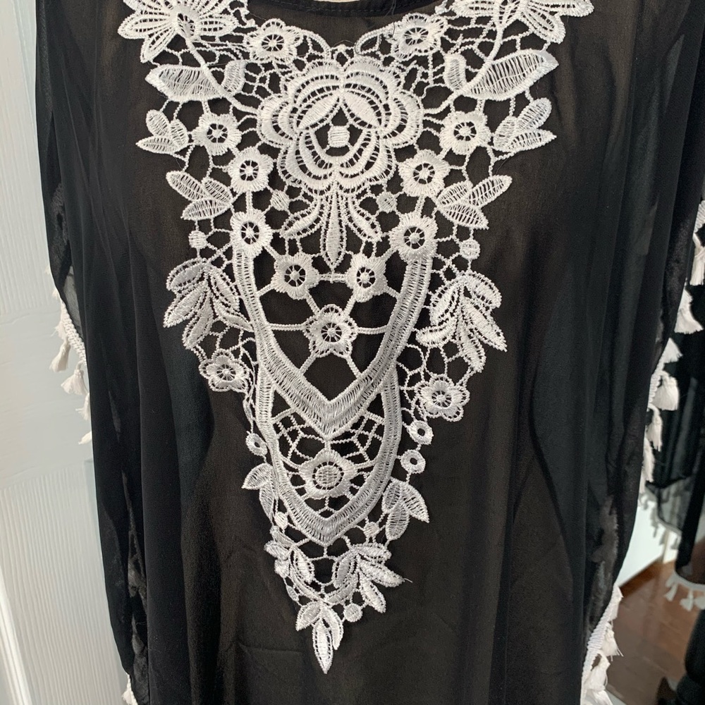 🛑SOLD🛑Swimsuit cover up kimono w/ fringe black - Picture 2 of 7